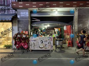 客戶購買《XZ-612包子機(jī)》調(diào)試師傅調(diào)不過來，部門經(jīng)理親自上門調(diào)試